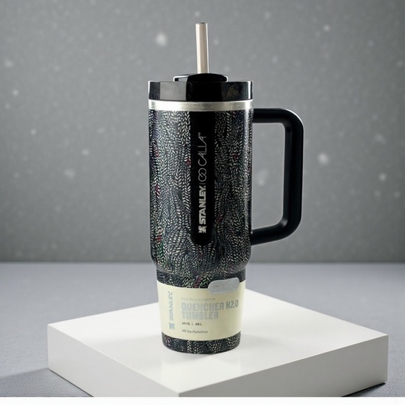 Stanley CALIA Quencher H2.0 FlowState Tumbler 30oz Black Knit Pattern New - Picture 4 of 4